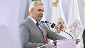 Alfredo Ramírez Firma Decreto que Prohíbebe Espectáculos Públicos que Promuevan la Apología del Delito en Michoacánn