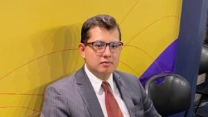 Axel Lara López Busca El Juzgado Especializado Con UNA VISONN JURÍODICO-ECONÓMICA