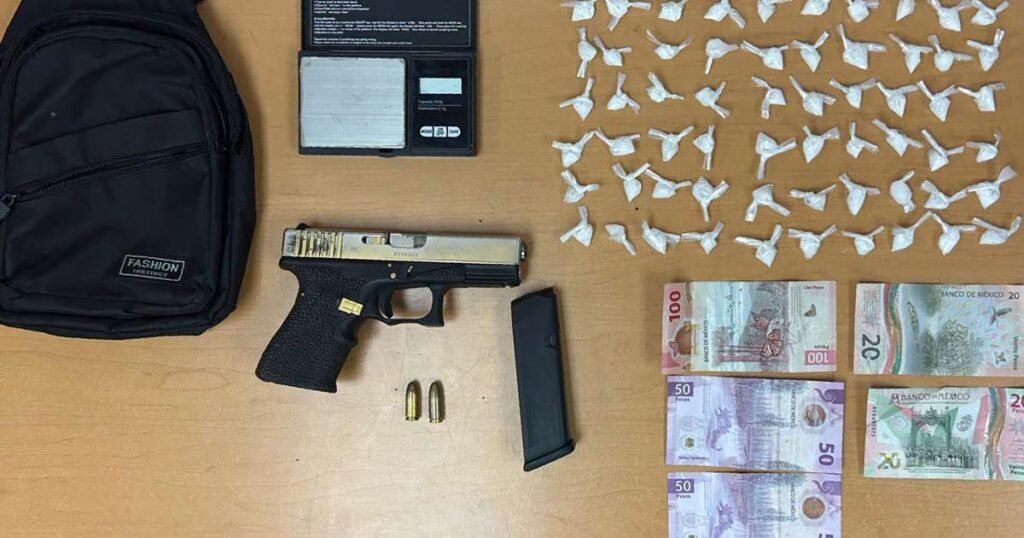 Detienen a Brad Pitt Con Arma y Droga en Monterrey