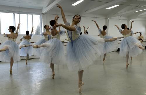 La Cnd Celebra en Bellas Artes 155 Años de Coppélia Con una versión Modernizada