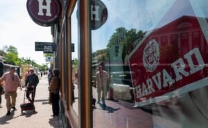 Harvard Califica de “Represalia” veto de Trump a Visas para estudiantes; “Es Medida Ilegal y Represiva” | El universal