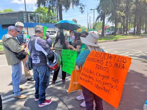 Familiares de Reclusos Exigen Poner Fin a Paro en Juzgados