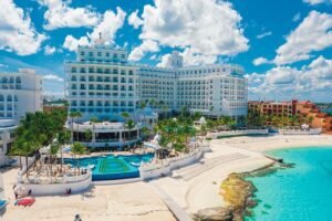 Riu y Ecpat México se Unen para proteger a la Infancia desde el Turismo