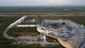 Ordenan Cierre de Alligator Alcatraz, El Centro de Detenencia Migatoria de Trump: Jueza Fija Plazo de 60 Días
