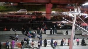 Vecinos Provocan Caos Con Bloqueo en la México-Puebla Hoy 21 de Agosto: Alternativas Viales
