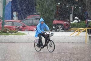REGRESO A CLASES BAJE EL AGUA EN CDMX: Activan Alerta Roja en 3 Alcaldías por Lluvias Fuertes