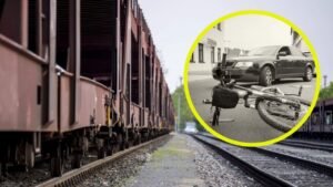 Abuelito en bicicleta muele al ser arrollado por el tren en león, guanajuato