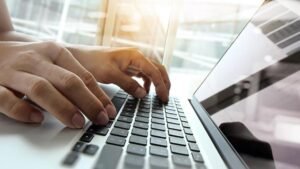 Industria TIC de México desaceleró en el tercer trimestre de 2025