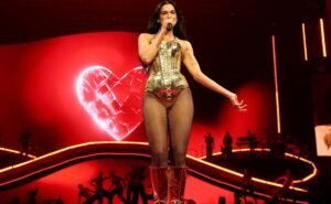Dua Lipa cierra con amor su Radical Optimism Tour en el Estadio GNP; canto “Bésame mucho” de Consuelo Velázquez