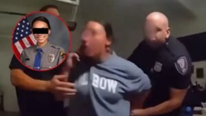 La policía entró a la casa de su exnovio y amenazó con quemarle la casa.