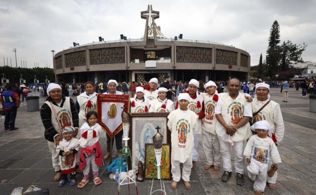 “Es un camino largo, pero con amor lo hace uno”; peregrinos de diversos estados comienzan a llegar a la Basílica de Guadalupe | El Universal