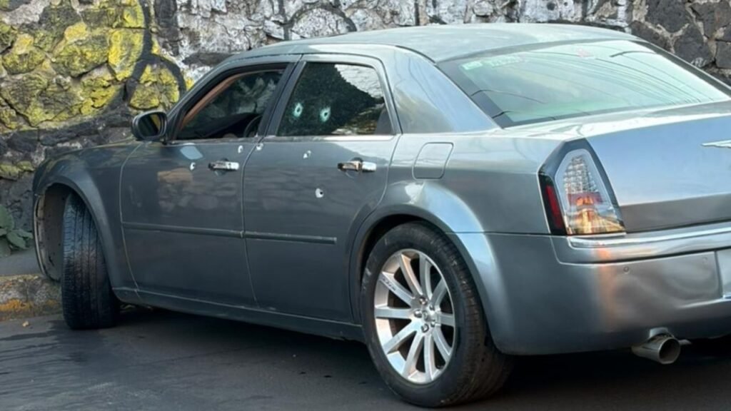 Abandonan auto con 8 impactos de bala en colonia Popular Santa Teresa, Tlalpan