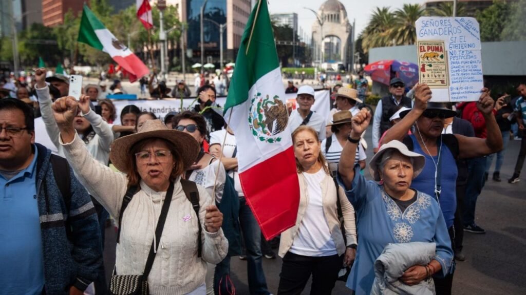 Gobierno capitalino registra 300 participantes en la tercera Marcha de la Generación Z