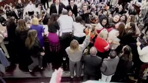 PAN Toma la Tribuna en Congreso CDMX Entre Golpes, Gritos y Empujones