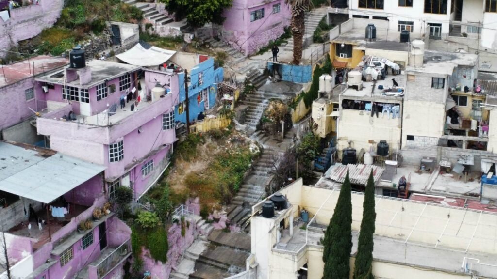 Como Cascada, Así se Ve la Megafuga de Agua Hoy en Colonia Gabriel Hernández en la GAM, CDMX