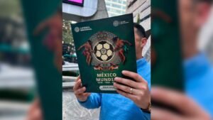 Álbum Retro Lotería Nacional y el Fútbol promociona 20 billetes de la historia mundialista de México