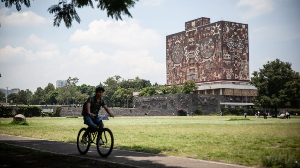 UNAM Confirma Hackeo a Sus Sistemas: ¿Fue Robada la Información de Alumnos y Maestros?