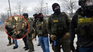 Agentes de ICE sacan a rastras de su coche a una mujer y la arrestan: “Soy una persona con autismo, voy al médico” | VIDEO