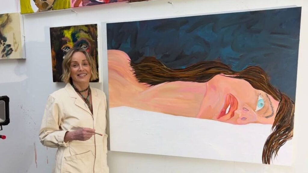 Sharon Stone asegura que sus pinturas tienen una inspiración paranormal
