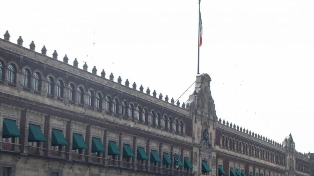 Comisión Presidencial presenta a Claudia Sheinbaum iniciativa de reforma electoral