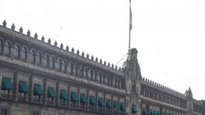 Comisión Presidencial presenta a Claudia Sheinbaum iniciativa de reforma electoral