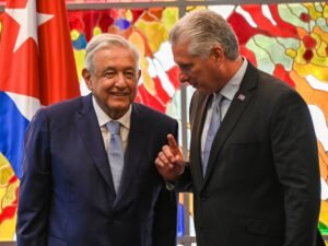 Venta AMLO en defensa de Cuba y pide depósitos para donar, petróleo, alimentos y medicinas a la isla