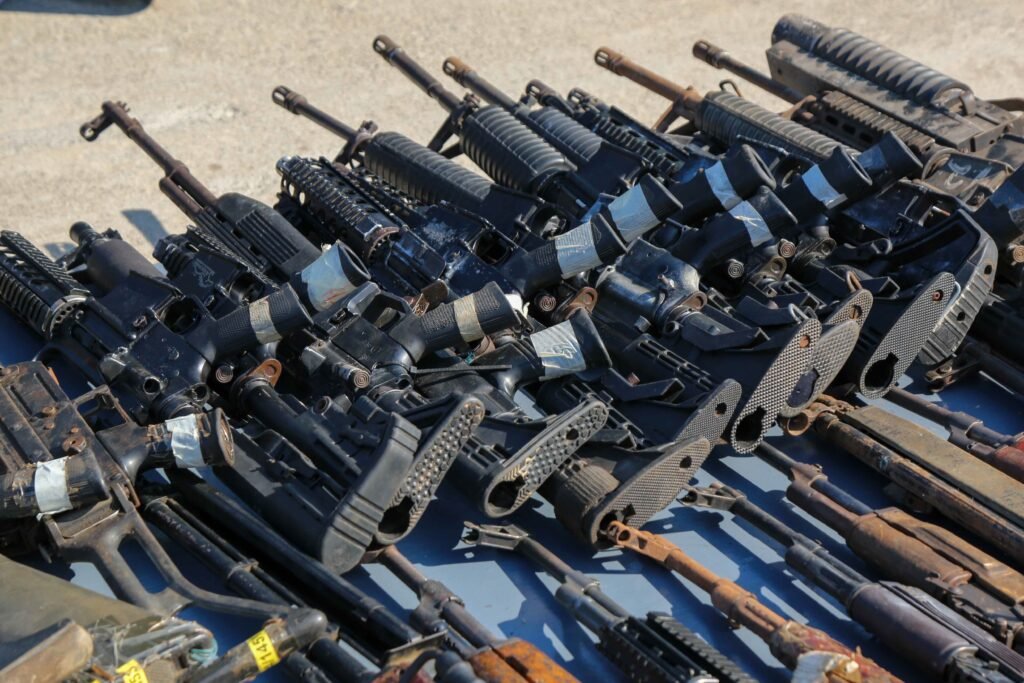 Sedena identifica 11 rutas de tráfico de armas desde la UE que abastecen redes criminales en México