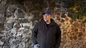 Antonio Ortuño, estoy satisfecho de lo que ha escrito, pero trato de no repetirlo.