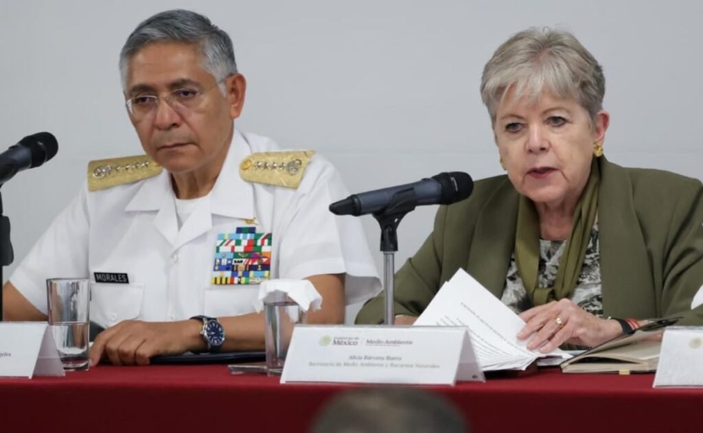 Marina reporta que derrame petrolero en Golfo de México corresponde a buque anclado en Coatzacoalcos