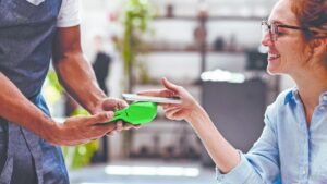 Infraestructura de pagos interoperable permite a bancos y fintech escalar a nuevos mercados sin reconstruir sistemas