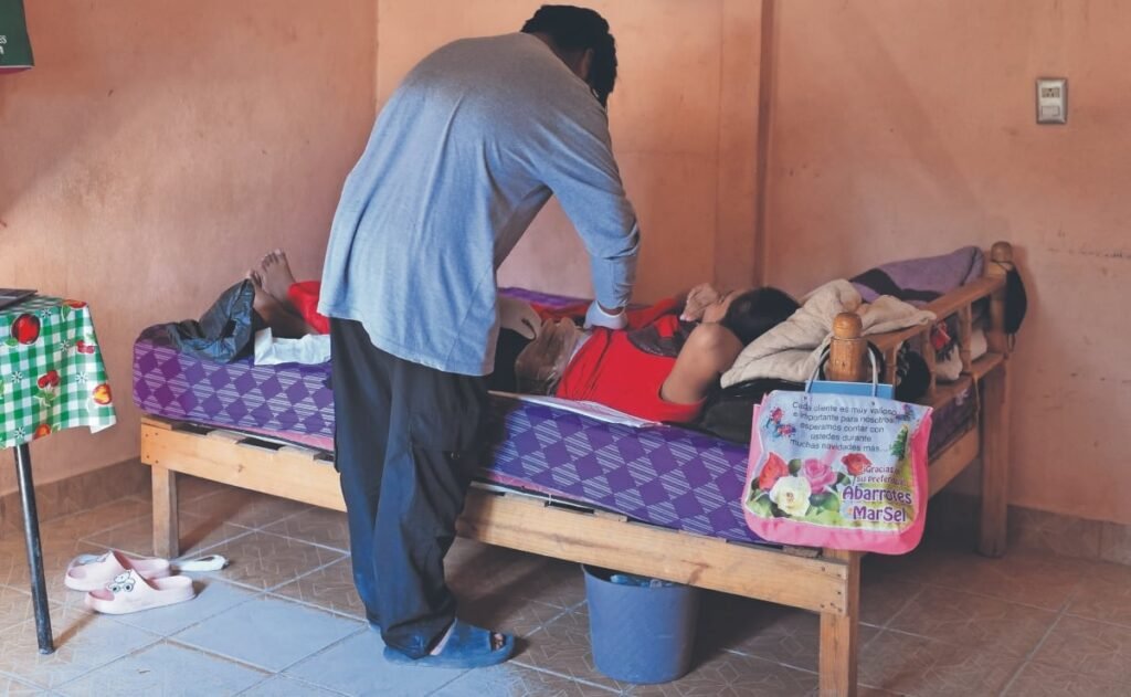 Tras negligencia médica y esperar cirugía 8 meses, muere Petra | El Universal