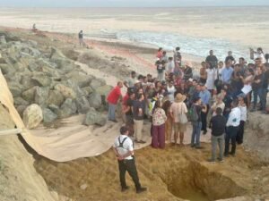 Protestan por daños de empresa en la playa nayarita Las Cocinas