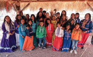 “La soberanía viene de la fuerza del pueblo”: Sheinbaum; mujeres la reciben con canto tradicional Seri | El Universal