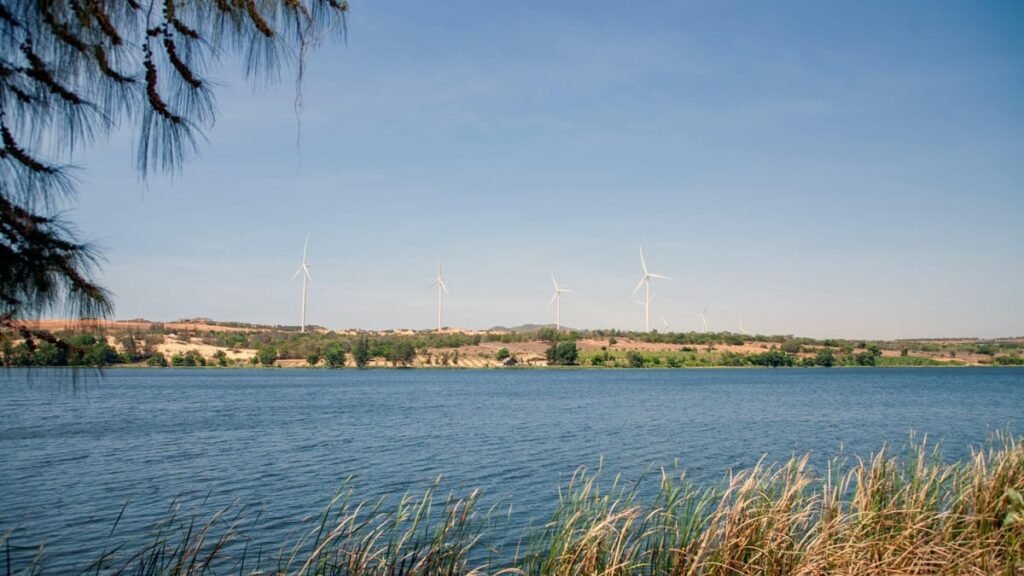Energía y agua, riesgo de cortocircuito social en 2027