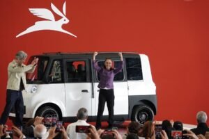 Usan el mismo cargador que los Tesla: Así es Olinia, el primer auto eléctrico hecho en México