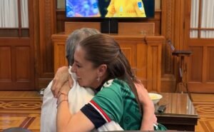 VIDEO: Sheinbaum festeja junto a Jesús Tarriba gol de México frente Corea