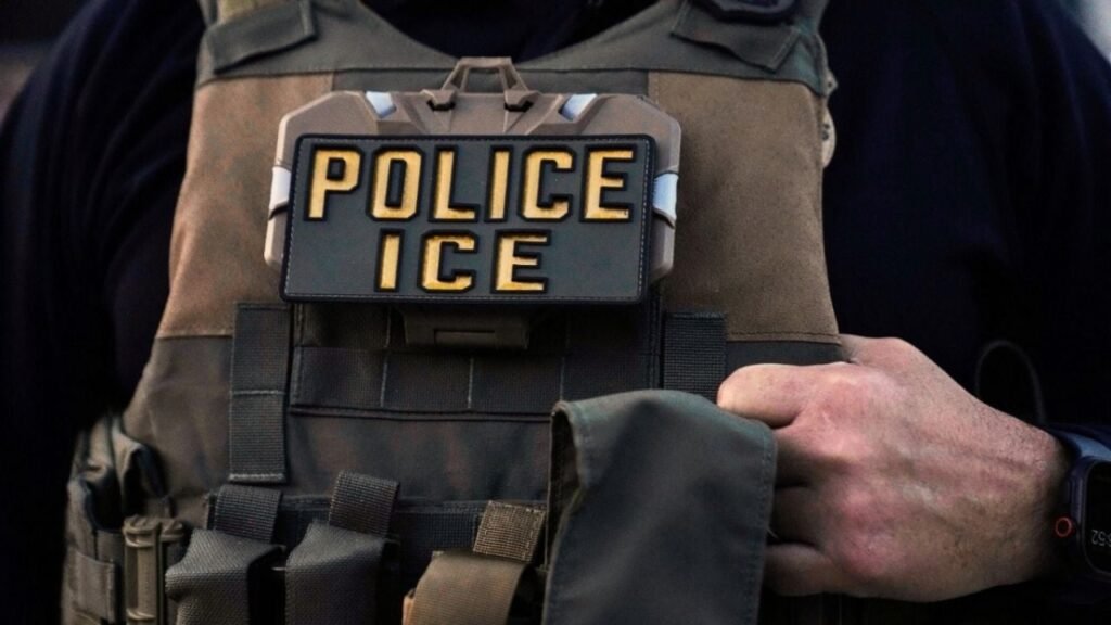 Juez de California frena arrestos de ICE a migrantes en las cortes y juzgados
